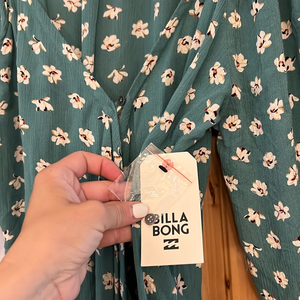 NWT Billabong wrap dress